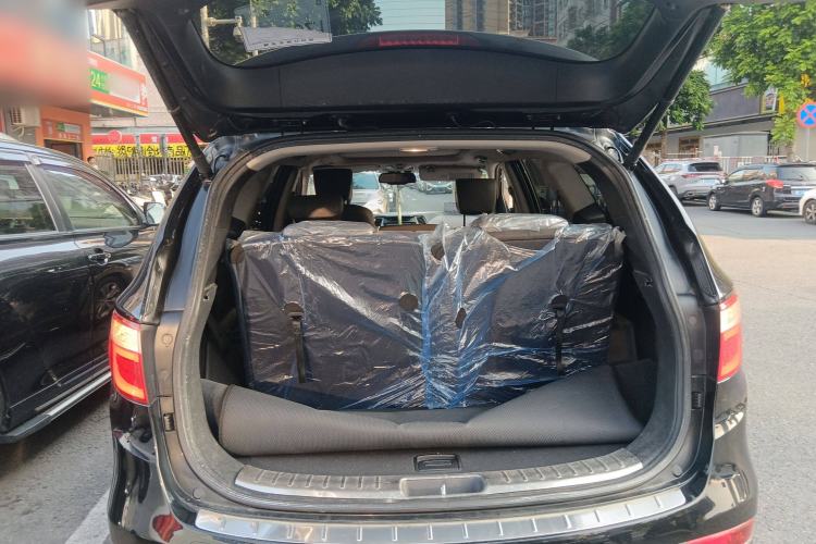 Used Hyundai Grand SantaFe 2013 2.2T 7-Seater Four-Wheel-Drive Comfort Edition Trunk