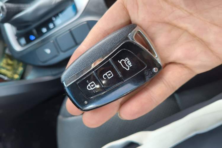 Used Hyundai Grand SantaFe 2013 3.0L 7-Seater Four-Wheel-Drive Comfort Edition Vehicle Key