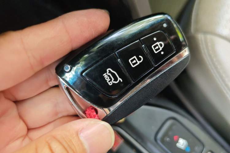 Used Hyundai Grand SantaFe 2013 3.0L 7-Seater 4x4 Flagship Edition Vehicle Key