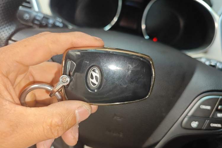 Used Hyundai Grand SantaFe 2013 3.0L 6-Seater Four-Wheel Drive Luxury Edition Vehicle Key