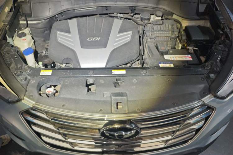 Used Hyundai Grand SantaFe 2013 3.0L 7-Seater 4x4 Flagship Edition Engine Bay