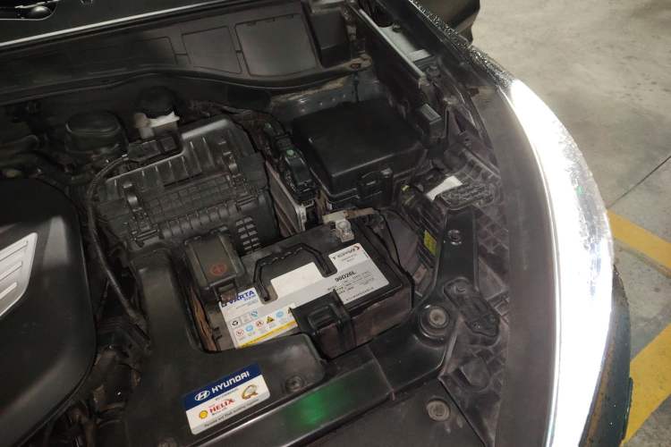 Used Hyundai Grand SantaFe 2013 3.0L 6-Seater Four-Wheel Drive Luxury Edition Engine Bay Left