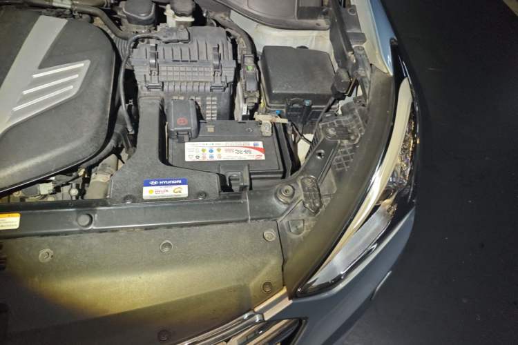 Used Hyundai Grand SantaFe 2013 3.0L 7-Seater 4x4 Flagship Edition Engine Bay Left