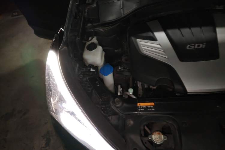 Used Hyundai Grand SantaFe 2013 3.0L 6-Seater Four-Wheel Drive Luxury Edition Engine Bay Right