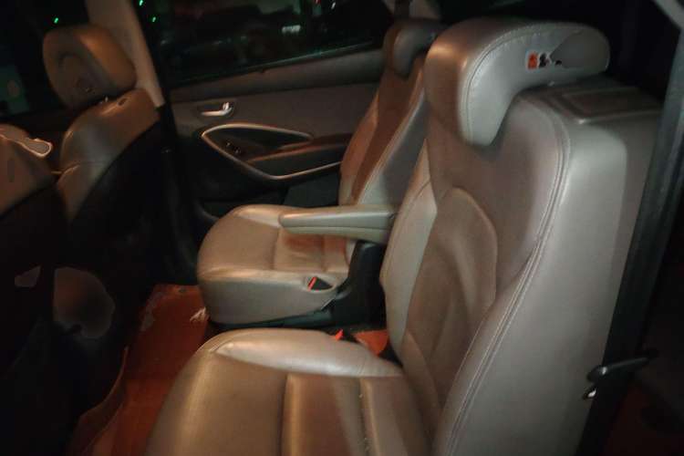 Used Hyundai Grand SantaFe 2013 3.0L 6-Seater Four-Wheel Drive Luxury Edition Left Rear Seat