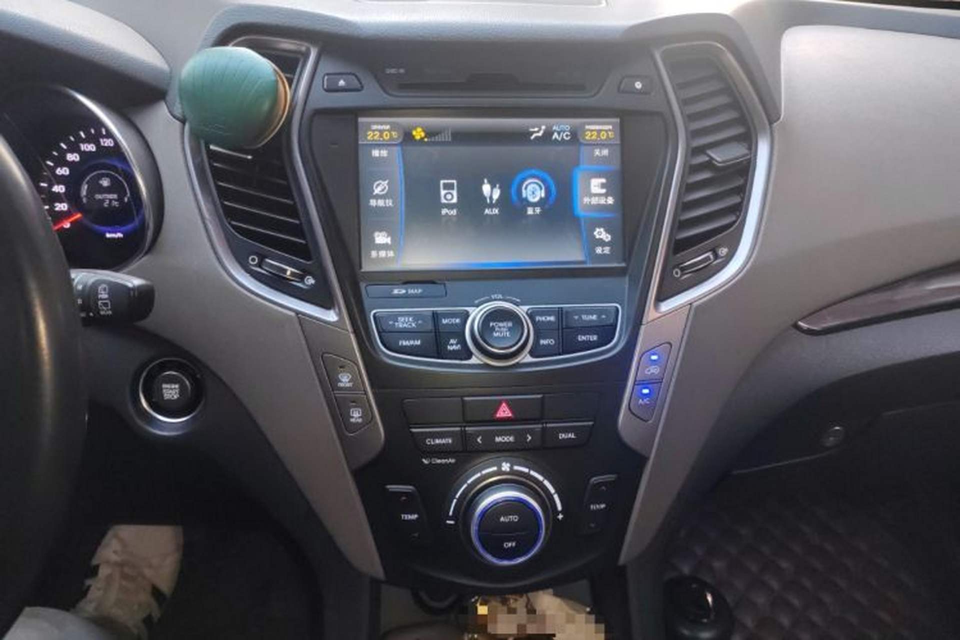 Used Hyundai Grand SantaFe 2013 2.2T 7-Seater Four-Wheel-Drive Comfort Edition Audio And AC Panel