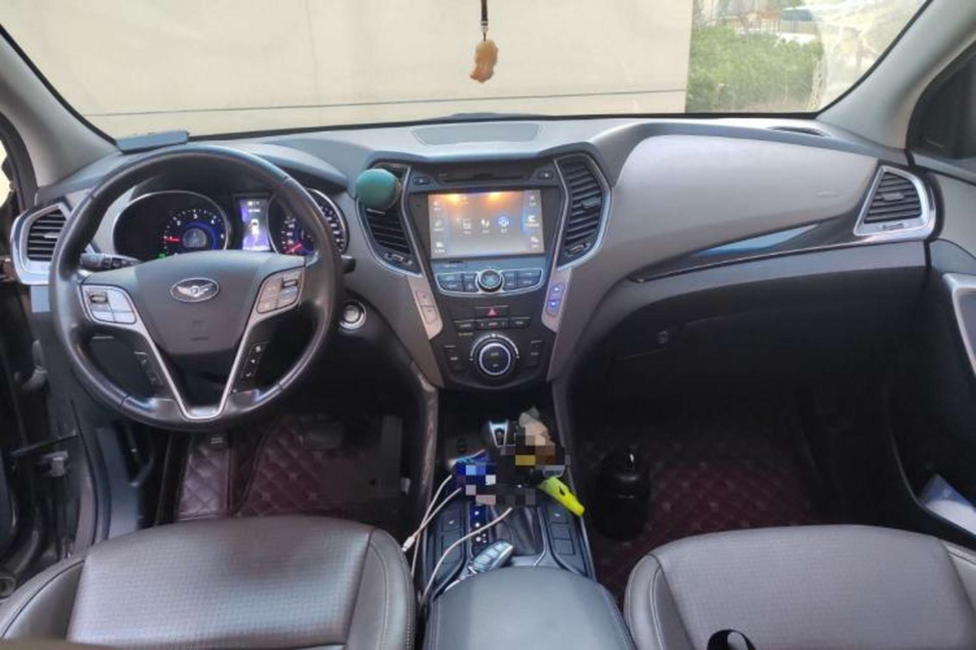 Used Hyundai Grand SantaFe 2013 2.2T 7-Seater Four-Wheel-Drive Comfort Edition Center Console