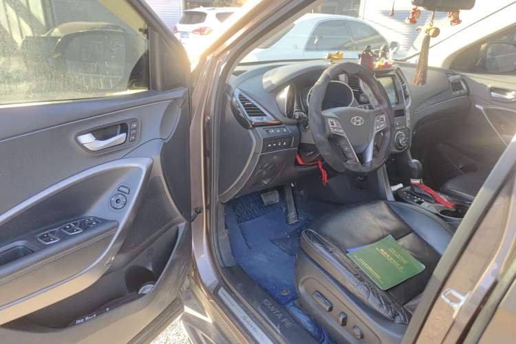Used Hyundai Grand SantaFe 2013 3.0L 7-Seater 4x4 Flagship Edition Driver Seat