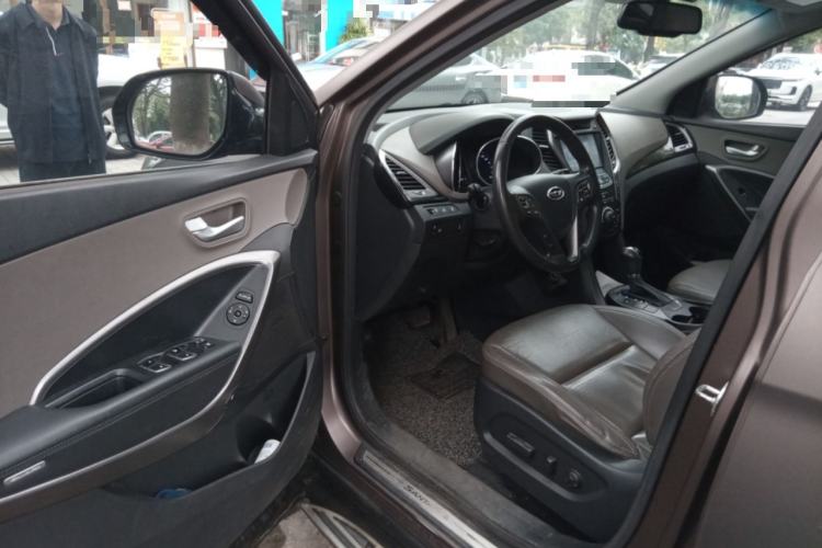 Used Hyundai Grand SantaFe 2013 3.0L 7-Seater Four-Wheel-Drive Comfort Edition Driver Seat