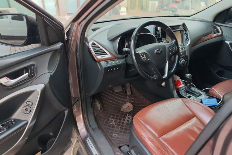 Used Hyundai Grand SantaFe 2013 3.0L 7-seat 4x4 Brown Interior Flagship Edition Driver Seat