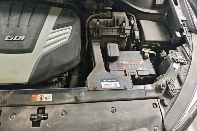 Used Hyundai Grand SantaFe 2013 3.0L 7-Seater Four-Wheel-Drive Comfort Edition Engine Bay Left