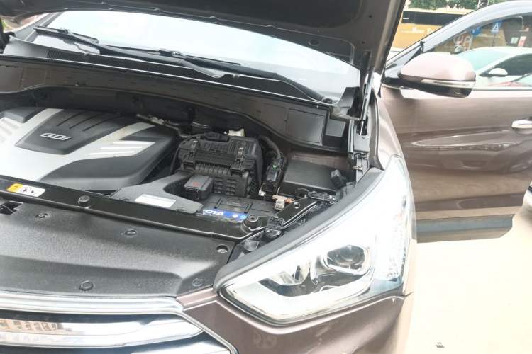 Used Hyundai Grand SantaFe 2013 3.0L 7-Seater Four-Wheel-Drive Comfort Edition Engine Bay Left