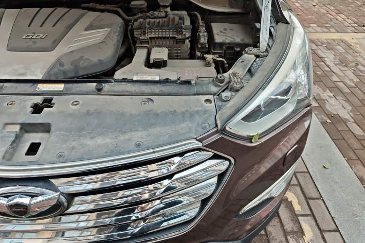 Used Hyundai Grand SantaFe 2013 3.0L 7-seat 4x4 Brown Interior Flagship Edition Engine Bay Left