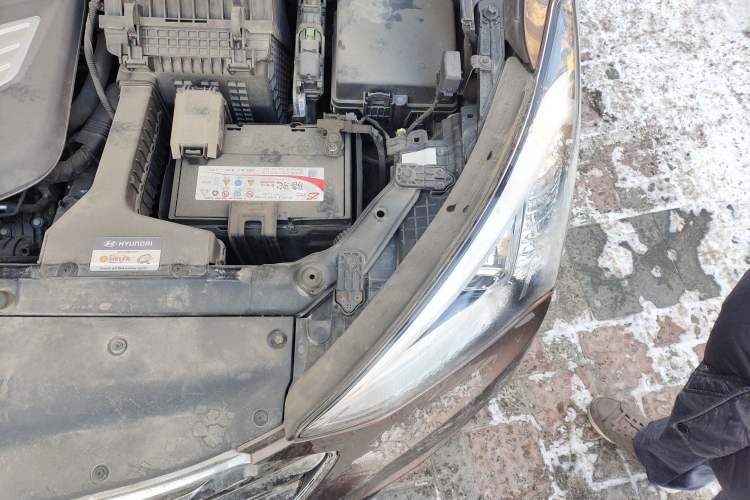 Used Hyundai Grand SantaFe 2013 3.0L 7-Seater Four-Wheel-Drive Comfort Edition Engine Bay Left