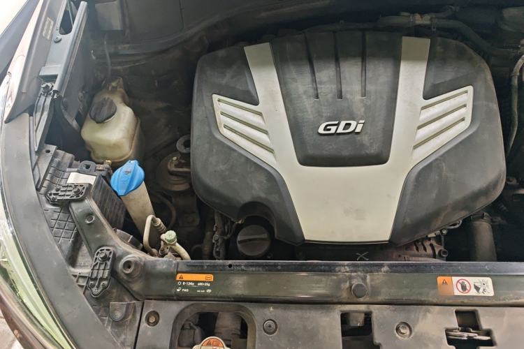 Used Hyundai Grand SantaFe 2013 3.0L 7-Seater Four-Wheel-Drive Comfort Edition Engine Bay Right