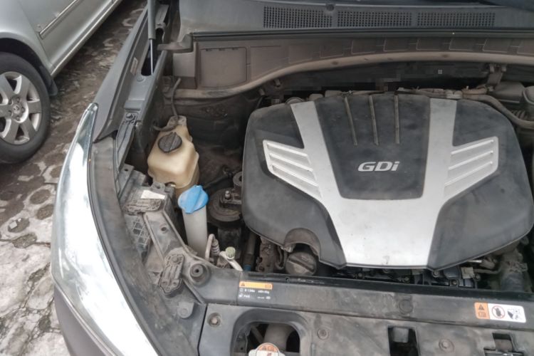 Used Hyundai Grand SantaFe 2013 3.0L 7-Seater Four-Wheel-Drive Comfort Edition Engine Bay Right