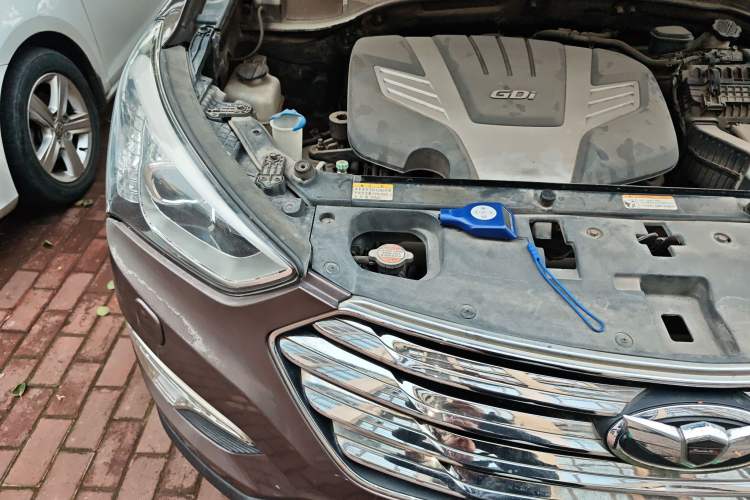 Used Hyundai Grand SantaFe 2013 3.0L 7-seat 4x4 Brown Interior Flagship Edition Engine Bay Right