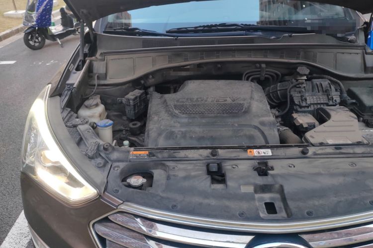 Used Hyundai Grand SantaFe 2013 2.2T 7-Seater Four-Wheel-Drive Comfort Edition Engine Bay Right