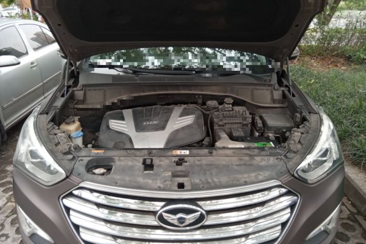Used Hyundai Grand SantaFe 2013 3.0L 7-Seater Four-Wheel-Drive Comfort Edition Engine Bay