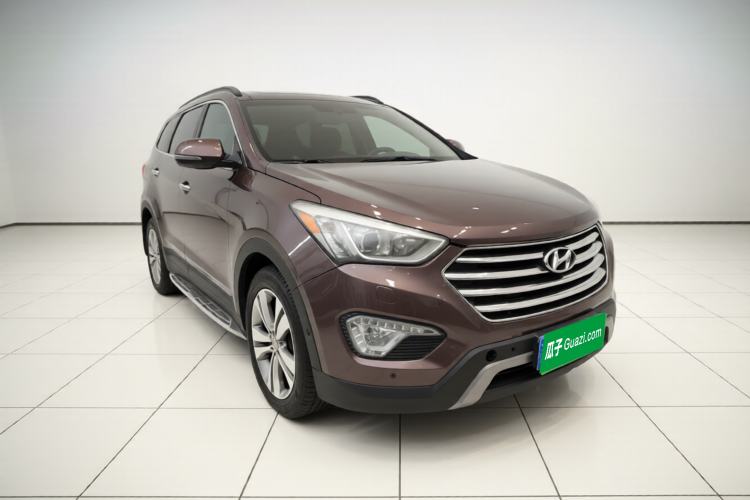 Used Hyundai Grand SantaFe 2013 3.0L 7-seat 4x4 Brown Interior Flagship Edition Exterior 2