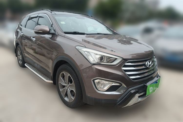 Used Hyundai Grand SantaFe 2013 3.0L 7-Seater Four-Wheel-Drive Comfort Edition Front Right 45 Deg