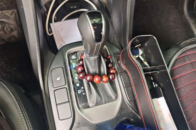 Used Hyundai Grand SantaFe 2013 3.0L 7-Seater Four-Wheel-Drive Comfort Edition Gear Lever