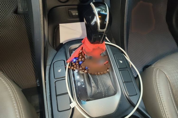 Used Hyundai Grand SantaFe 2013 2.2T 7-Seater Four-Wheel-Drive Comfort Edition Gear Lever