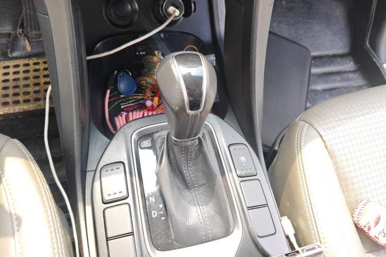 Used Hyundai Grand SantaFe 2013 2.2T 7-Seater Four-Wheel-Drive Luxury Edition Gear Lever