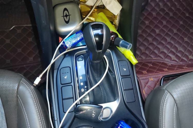 Used Hyundai Grand SantaFe 2013 2.2T 7-Seater Four-Wheel-Drive Comfort Edition Gear Lever