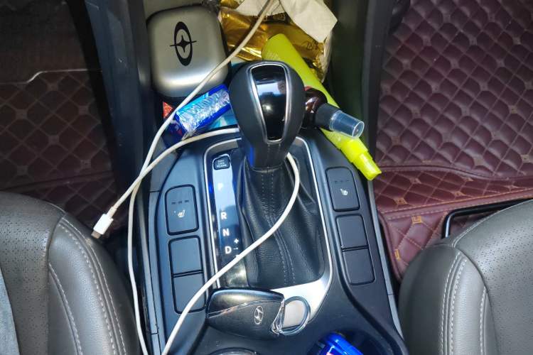Used Hyundai Grand SantaFe 2013 2.2T 7-Seater Four-Wheel-Drive Comfort Edition Gear Lever