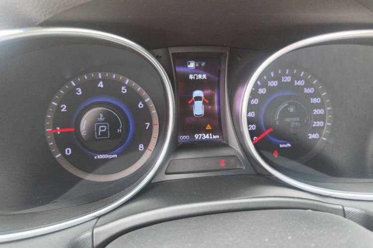 Used Hyundai Grand SantaFe 2013 3.0L 7-Seater Four-Wheel-Drive Comfort Edition Instrument Cluster