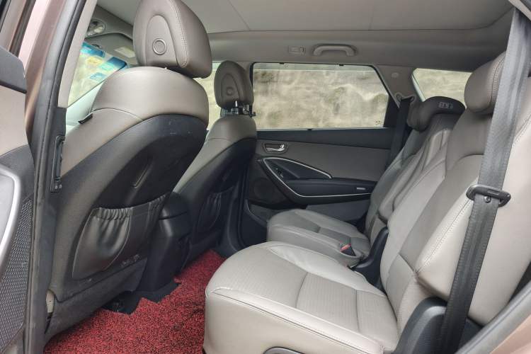 Used Hyundai Grand SantaFe 2013 2.2T 6-Seater Four-Wheel-Drive Luxury Edition Interior 1