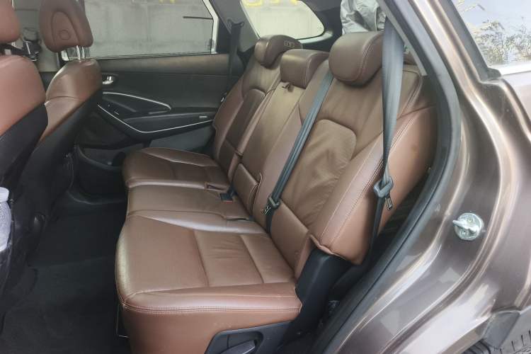 Used Hyundai Grand SantaFe 2013 2.2T 7-Seater Four-Wheel-Drive Flagship Edition Interior 4