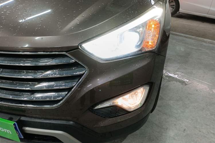 Used Hyundai Grand SantaFe 2013 2.2T 7-Seater Four-Wheel-Drive Comfort Edition Left Front Headlight
