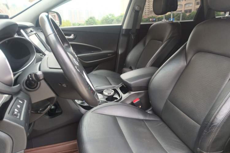 Used Hyundai Grand SantaFe 2013 3.0L 7-Seater Four-Wheel-Drive Comfort Edition Left Front Seat
