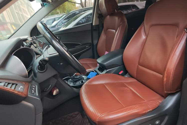 Used Hyundai Grand SantaFe 2013 3.0L 7-seat 4x4 Brown Interior Flagship Edition Left Front Seat