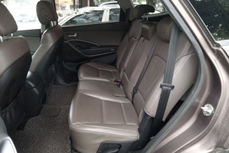 Used Hyundai Grand SantaFe 2013 3.0L 7-Seater Four-Wheel-Drive Comfort Edition Left Rear Seat