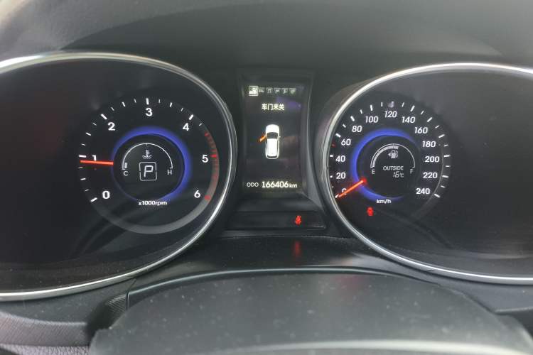 Used Hyundai Grand SantaFe 2013 2.2T 7-Seater Four-Wheel-Drive Flagship Edition Odometer Close Up