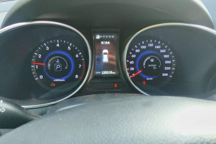 Used Hyundai Grand SantaFe 2013 3.0L 7-seat 4x4 Brown Interior Flagship Edition Odometer Close Up