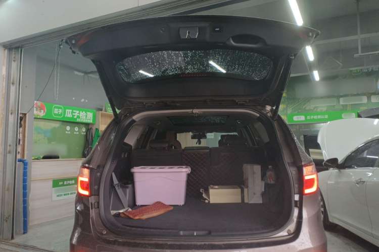 Used Hyundai Grand SantaFe 2013 2.2T 7-Seater Four-Wheel-Drive Comfort Edition Trunk