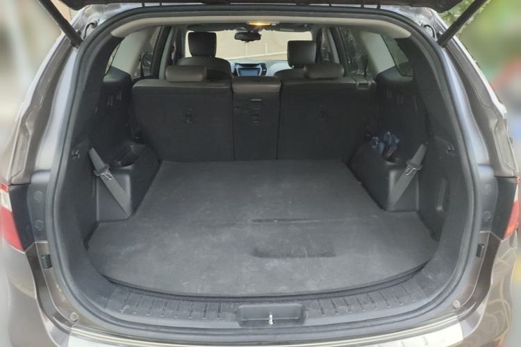 Used Hyundai Grand SantaFe 2013 2.2T 7-Seater Four-Wheel-Drive Comfort Edition Trunk