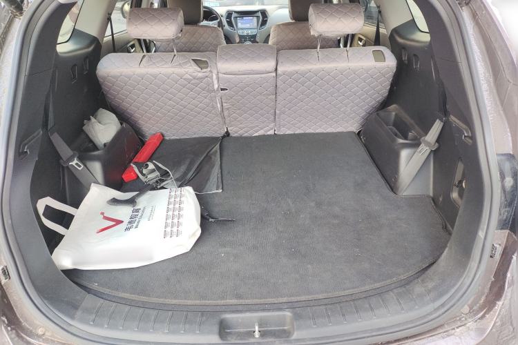Used Hyundai Grand SantaFe 2013 3.0L 7-Seater Four-Wheel-Drive Comfort Edition Trunk