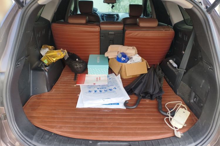 Used Hyundai Grand SantaFe 2013 3.0L 7-seat 4x4 Brown Interior Flagship Edition Trunk