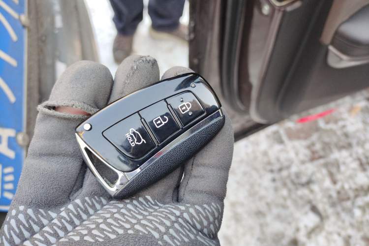 Used Hyundai Grand SantaFe 2013 3.0L 7-Seater Four-Wheel-Drive Comfort Edition Vehicle Key