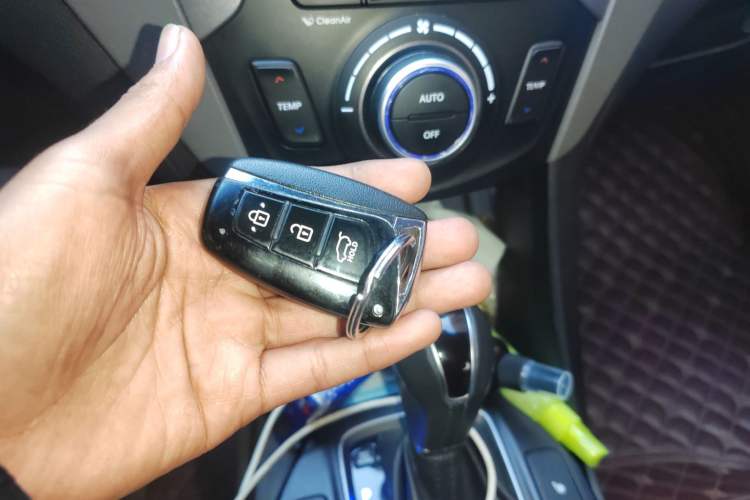 Used Hyundai Grand SantaFe 2013 2.2T 7-Seater Four-Wheel-Drive Comfort Edition Vehicle Key