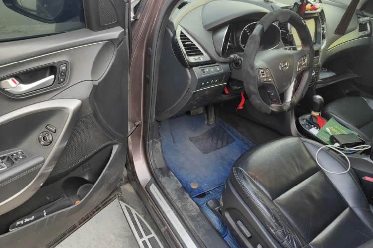 Used Hyundai Grand SantaFe 2013 3.0L 7-Seater 4x4 Flagship Edition Driver Seat