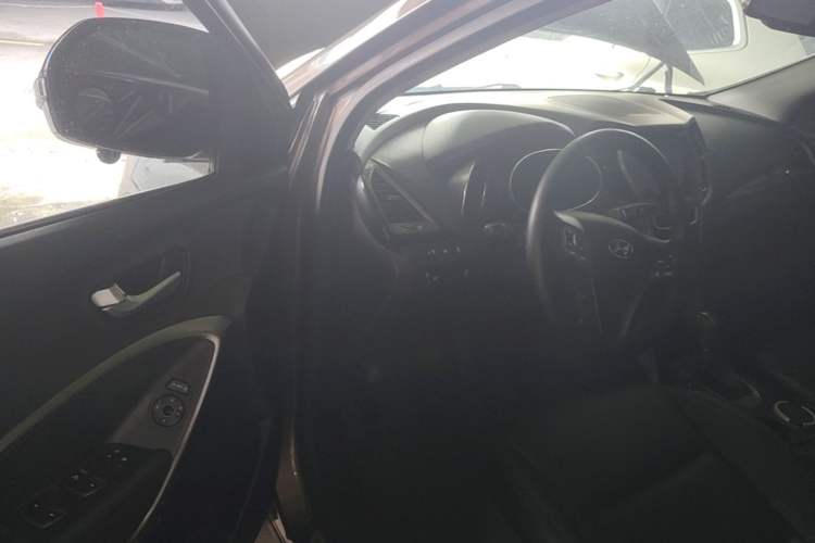 Used Hyundai Grand SantaFe 2013 2.2T 7-Seater Four-Wheel-Drive Comfort Edition Driver Seat