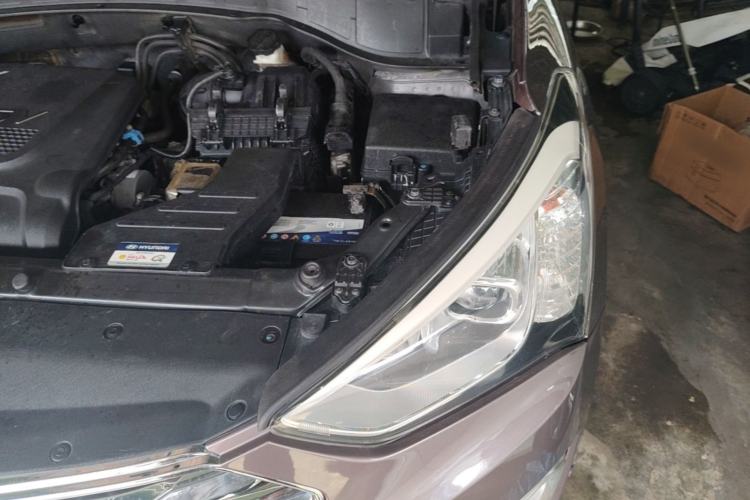 Used Hyundai Grand SantaFe 2013 2.2T 7-Seater Four-Wheel-Drive Comfort Edition Engine Bay Left