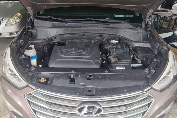 Used Hyundai Grand SantaFe 2013 2.2T 7-Seater Four-Wheel-Drive Comfort Edition Engine Bay