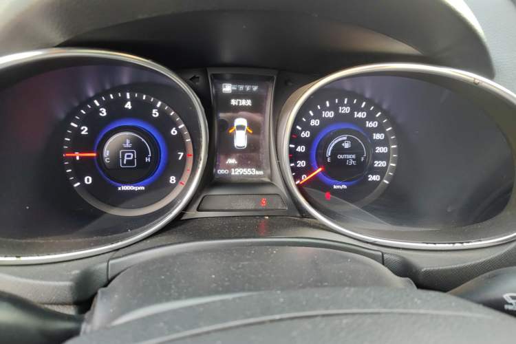 Used Hyundai Grand SantaFe 2013 3.0L 7-Seater 4x4 Flagship Edition Odometer Close Up